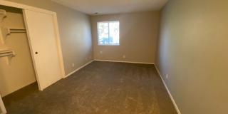 Large 2 bed 1 bath Top Floor Condo Gallery 13