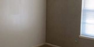 2325 South 38th Street Gallery 11