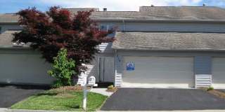 2 Bedroom 2.5 Bath Townhouse with 2 Car Garage Gallery 1