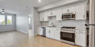 Downtown Ontario Luxury Apartments Gallery 59