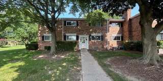 683 E FOX HILLS Drive Gallery 1