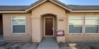 Tulare unit Near Shopping Center Available Now! Gallery 1