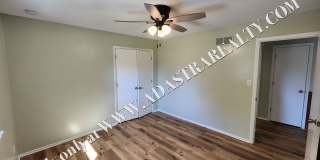 Nice Updated 2 Bed 1.5 Bath Duplex in Basehor-Available NOW!! Gallery 20