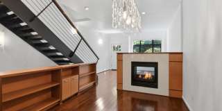 2Bd/1.75Ba Bellevue Townhome Gallery 6