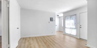 1545 N Laurel Gallery 6