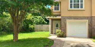 3/2 with fenced in yard! Gallery 1