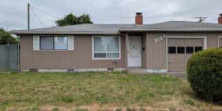 Great 2 bed/1 bath duplex in Springfield Gallery 1