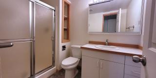 Bayview Condo 2 Bedrooms with Gas Fireplace  - S State St Gallery 58