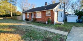 2 bed, 1 bathroom house near Christian Brothers University in Midtown Memphis Gallery 1