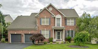 2242 W GREENLEAF Drive W 2242 W GREENLEAF Drive W Gallery 1