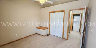 2-Bedroom, 2.5-Bath Townhome in Urbandale with a 2-Car Attached Garage! 2-Bedroom, 2.5-Bath Townhome in Urbandale with a 2-Car Attached Garage! Gallery 11