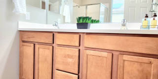 FULLY-FURNISHED 4/Bed 2/Bath in LAVEEN Gallery 28