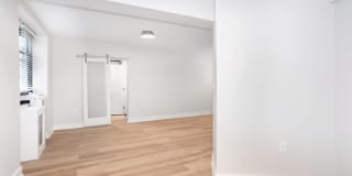 1900 Lamont Gallery 18