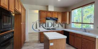 Beautiful 4 bedroom, 2 ½ bath, 2 story house Gallery 12