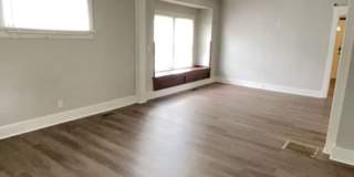 2 Bedroom Home, Fenced in Backyard + Garage! Available Now! Gallery 1