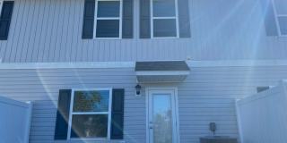 Spacious Modern Townhome; Conveniently Located! *Garbage, Pest Control & Lawncare Included!* *SPECIAL: 1/2 OFF 1st Month's Rent!!* +*MILITARY INCENTIVE!* Gallery 3