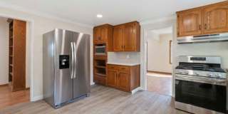 911 North Pass Avenue Gallery 9