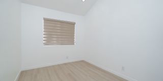 BEAUTIFUL 4 Bed 3 Bath unit Gallery 17