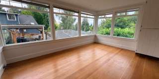 Charming Three Bed West Seattle Vintage Home Near Lincoln Park and Puget Sound! Gallery 10