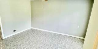 4265 WOODLAWN AVE Unit B Gallery 7
