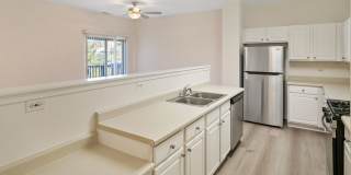 2 Bedroom 2 Bath Townhouse in Grayslake Gallery 3