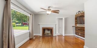Move-in Ready 3 Bedroom Ranch Home in Eastway Park Gallery 6