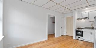 1440 West HOWARD Gallery 3