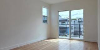 915 North Ridgewood Place Gallery 4