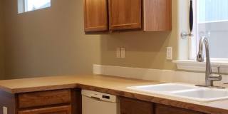 Airway Heights 3 Bed 2.5 bath plus LARGE rec. room. Gallery 4