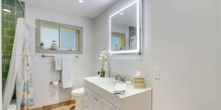 309 Oak St Gallery 39