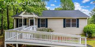 Peaceful Living in Downtown Liberty! Gallery 1