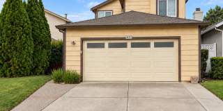 Spacious 4-Bedroom Fremont Home Gallery 1