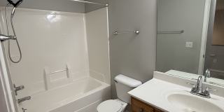 1100 Henry St Gallery 28