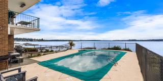 Waterfront Serenity: 1 Bedroom 1 Bathroom Luxury Living with Dock Access Waterfront Serenity: 1 Bedroom 1 Bathroom Luxury Living with Dock Access Gallery 6