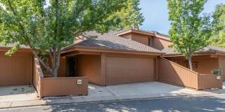 Beautiful Townhome in Central Colorado Springs! Gallery 1