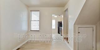 118 S Locust St Gallery 12
