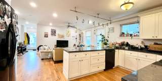 Renovated 5 Bed / 2.5 Bath in Allston – 1,800 Sq Ft – 2 Parking – W/D in Unit – 9/1 Gallery 3