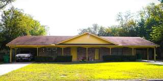 1504 E Pecan Street Gallery 1