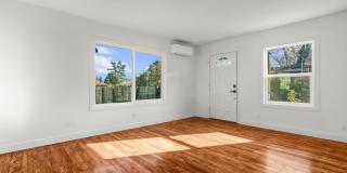 NEWLY RENOVATED 1 BED/1 BATH WITH FENCED BACKYARD Gallery 10