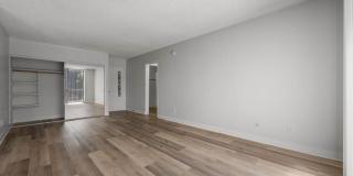 8011 W. Romaine Street Gallery 35