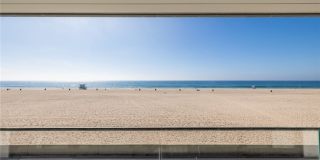 2428 The Strand Gallery 39