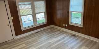 Available Now! Spacious 2 Bedroom, 1 Bathroom with Bonus Room & Huge Backyard Gallery 3