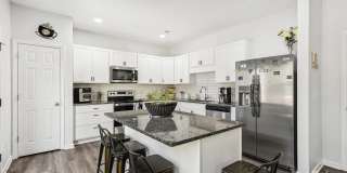 Room in 5 Bedroom Home at Denbur Dr Gallery 1