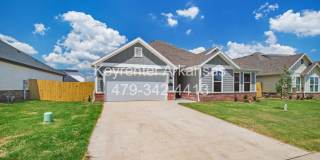 Live New in Bentonville | 3BR Beauty with Backyard Gallery 4