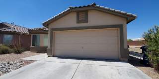 Cute 3 bed 2 bath in Huning Ranch Vinyl plank flooring throughout! Gallery 1