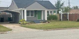 2 bed, 1 bath all updated and includes full size appliances! Walk to Uptown 23rd area! Gallery 4
