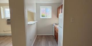 Gross Street Gallery 24