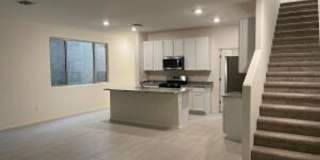 Beautiful 4Bdm 2.5Ba Home, Centrally located! Gallery 8