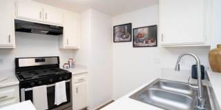 Riverpark apartment homes Gallery 25