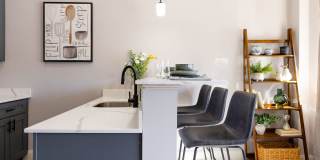 The Residence at 1555 Elm Gallery 4